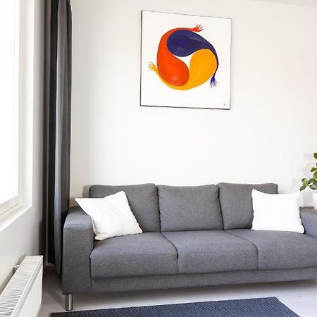 Valoisa Parvekkeellinen Kaksio, Oma Parkkipaikka Lägenhet Tammerfors Exteriör bild
