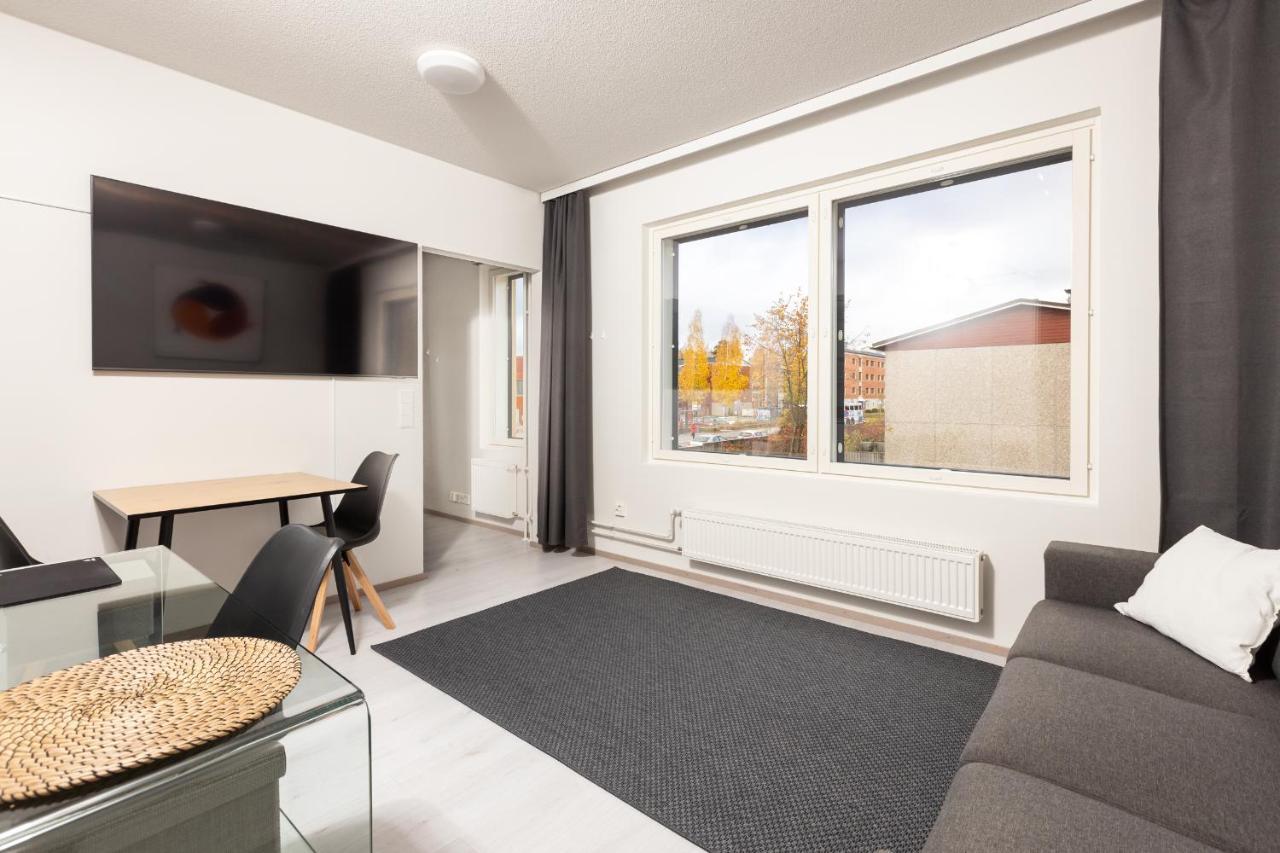 Valoisa Parvekkeellinen Kaksio, Oma Parkkipaikka Lägenhet Tammerfors Exteriör bild